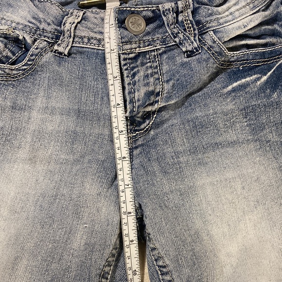 “No Boundaries” Denim Jean Capris size 9 - Picture 6 of 11